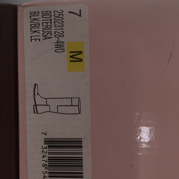 New never worn Bandolinos tall boots. - Picture 4 of 5